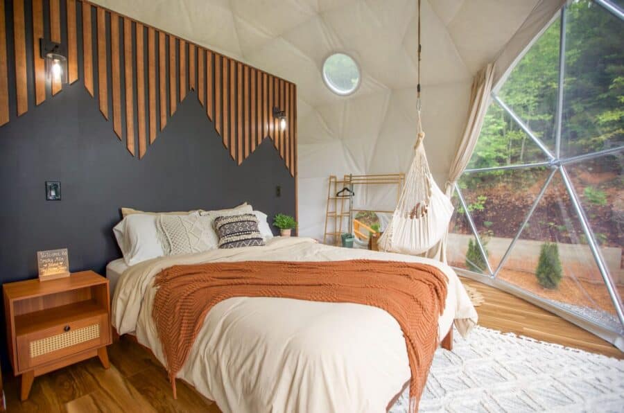 Nomadic Couple Build a Geodesic Dome in the Woods