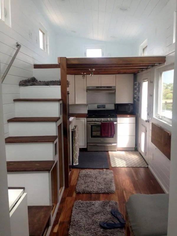 24′ Tiny House, Two Lofts, Rooftop Deck, 4′ tiled shower, Skylight
