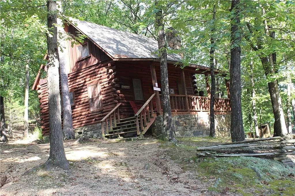 Furnished TurnKey Log Cabin in Arkansas