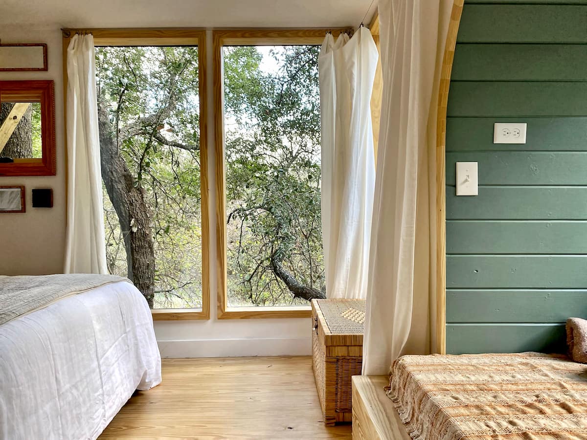 300 Sq. Ft. Leaf Treehouse at HoneyTree Farm