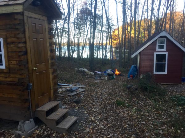 He Built A Tiny Cabin Using Recycled Pallets