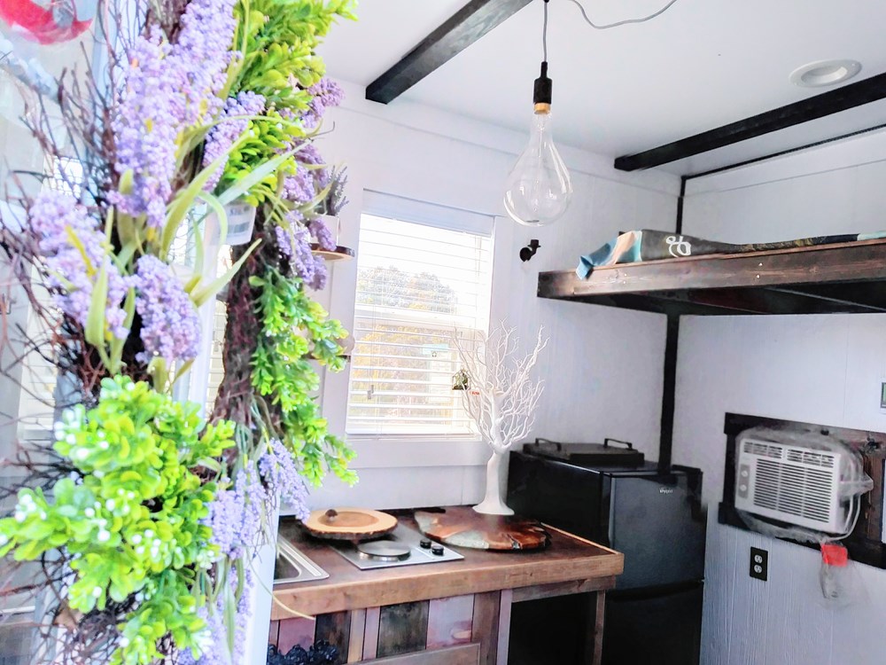 14k Wanderlust Tiny House in Granbury