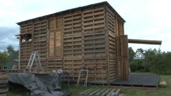 Student Builds Recycled Pallet Tiny House