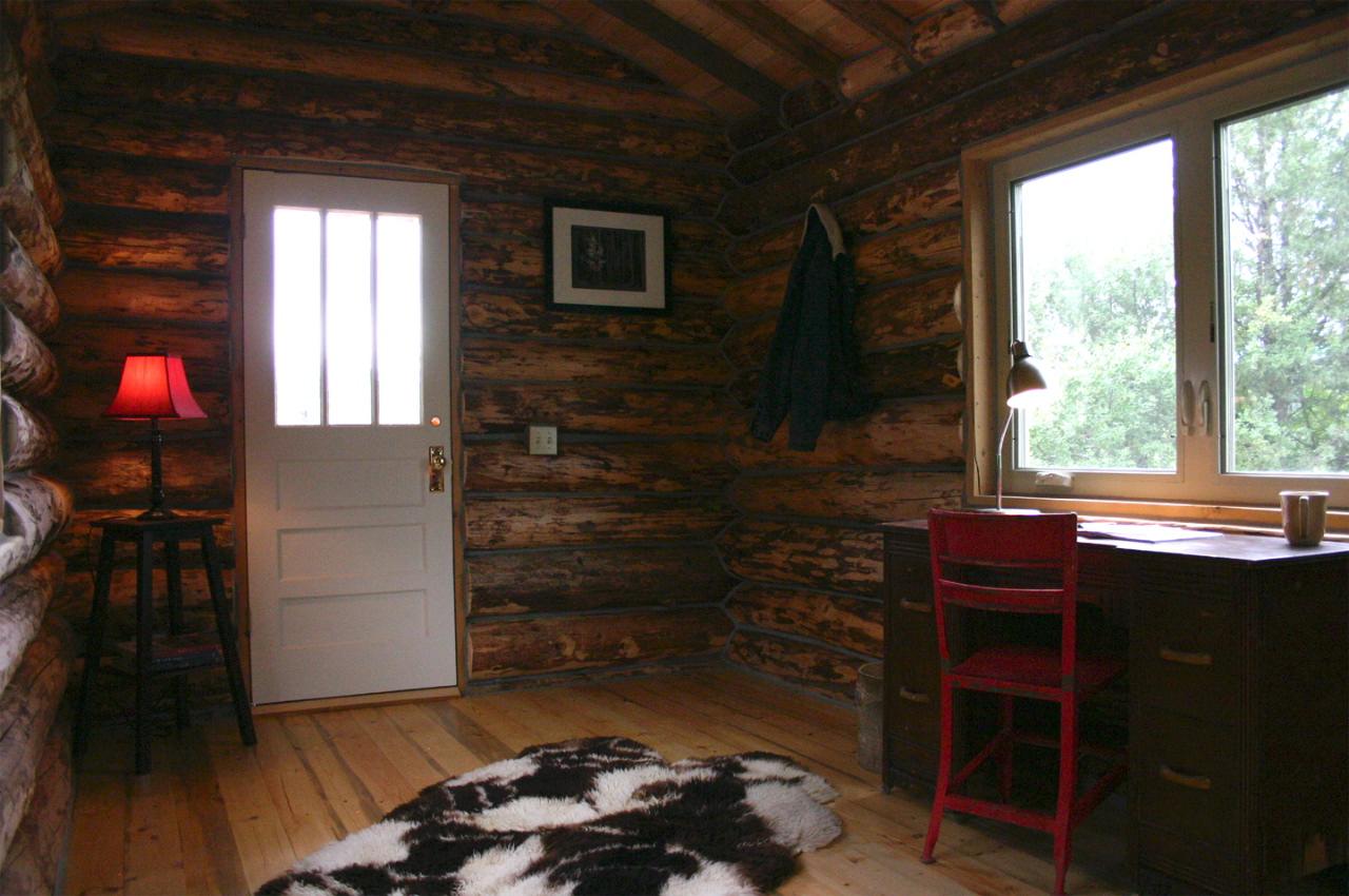 Tiny Log Cabin by Jalopy Cabins