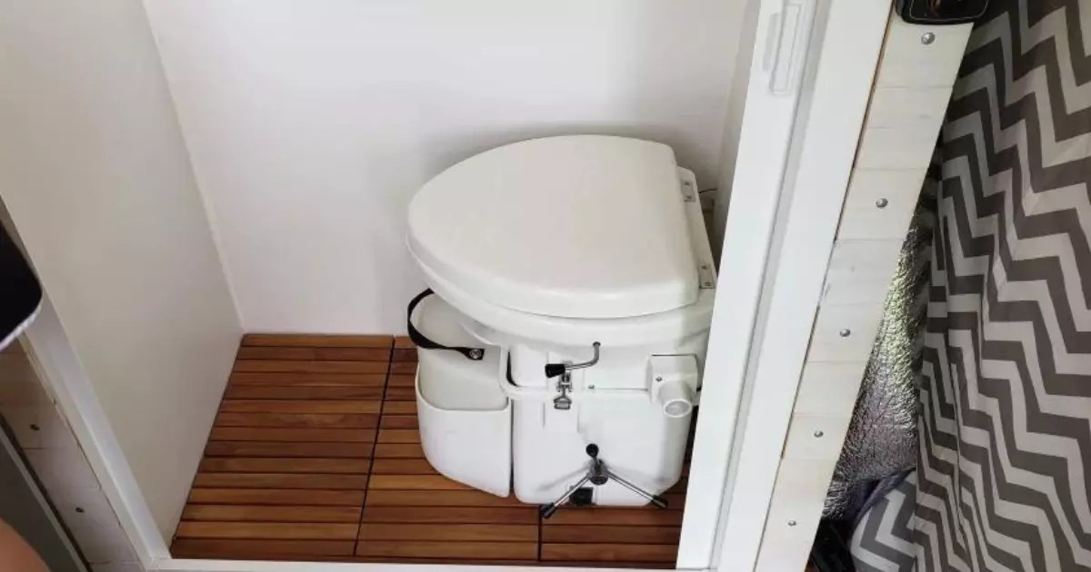 How Does a Composting Toilet Work in a Tiny House? Must Know