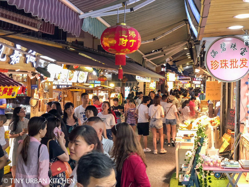 Xiamen Street Food From Oyster Pancakes to Worm Jellies! Tiny Urban Kitchen
