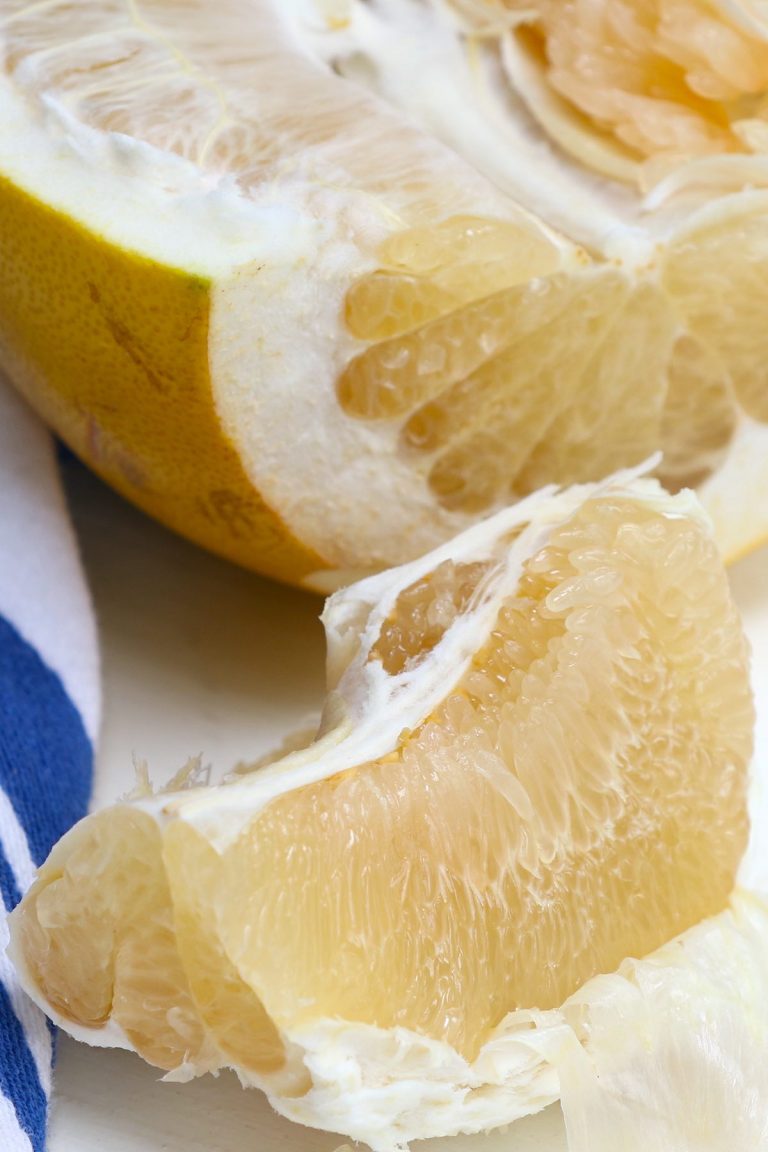 Pomelo Fruit What It Is, Benefits and How to Eat It TipBuzz