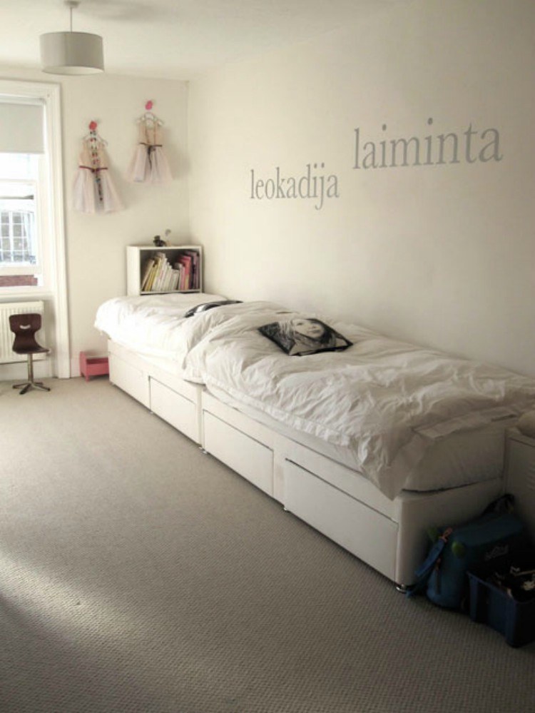 23 DIY Projects to Make Your Boring Bed Better TipHero