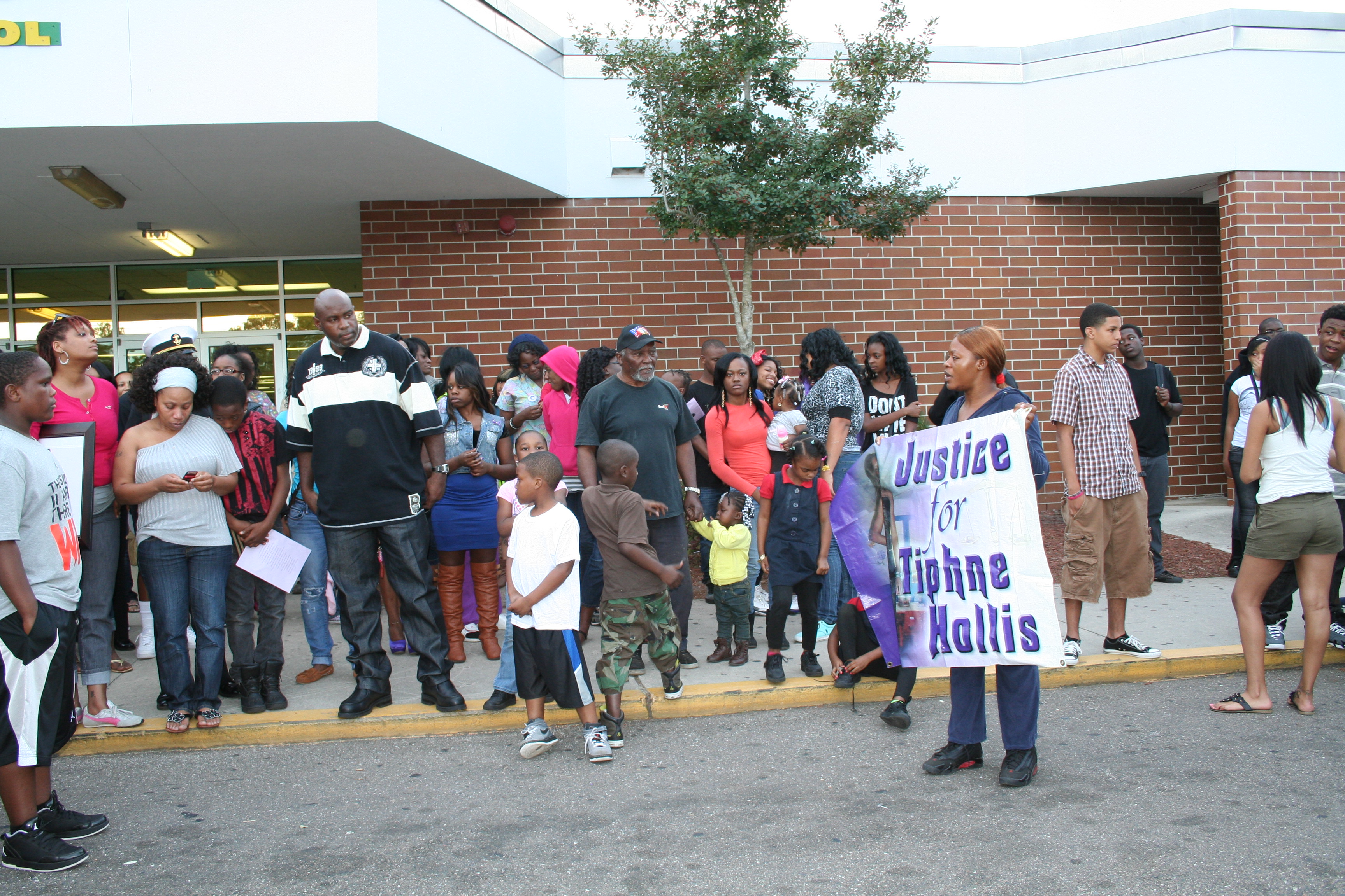 TIPHNE D. HOLLIS FOUNDATION