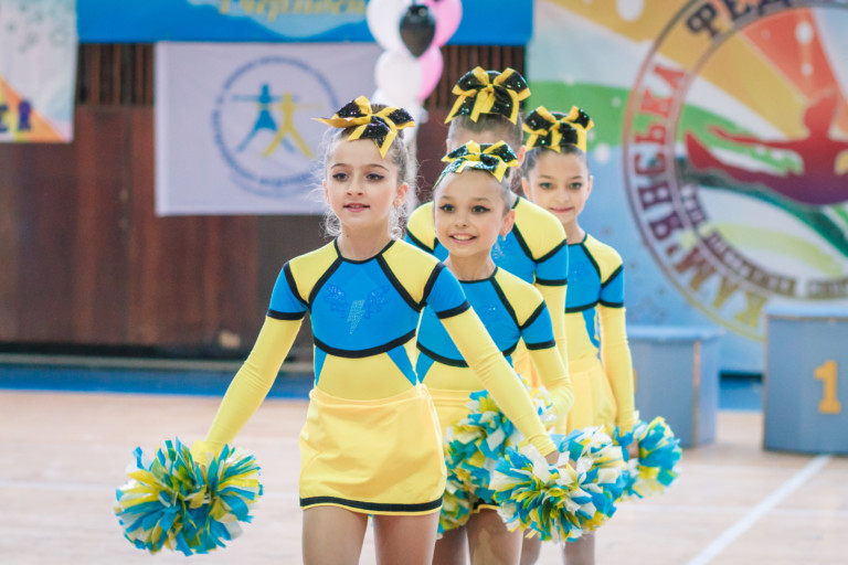 8 How to Make Cheer Bows [tutorials] Tip Junkie