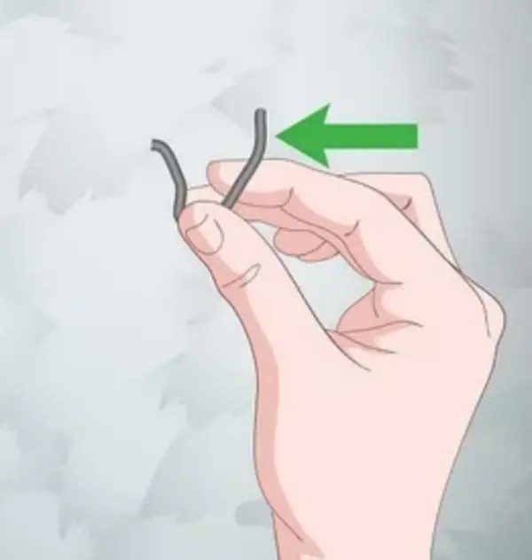 How to Hang Garland on Stucco