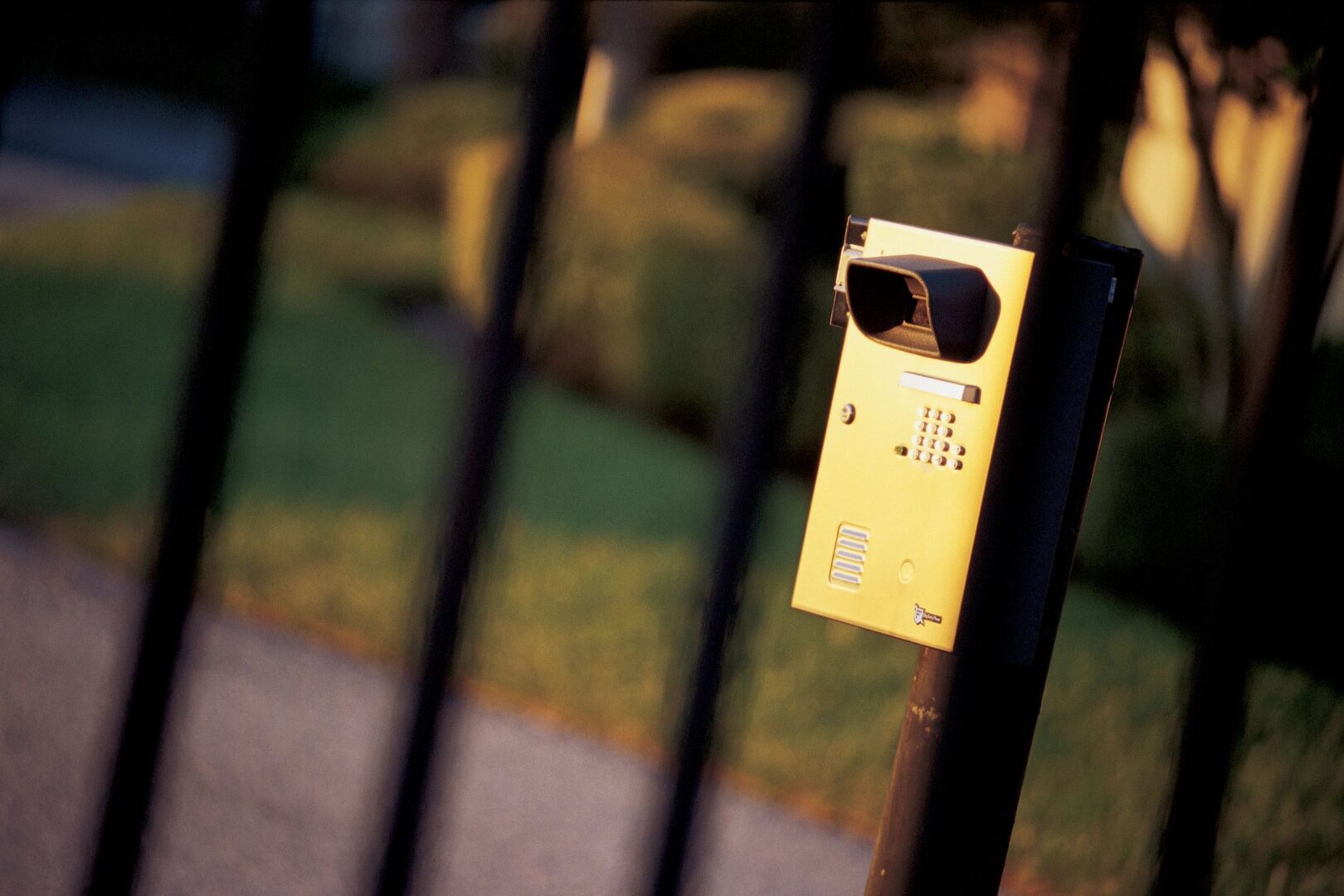 Which are the best Burglar Deterrents that Works? ⋆
