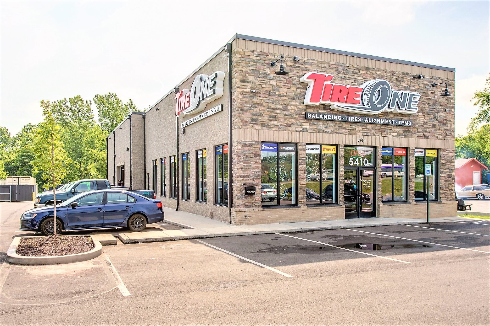 No.1 Tires Shop in Nashville TN (615) 4658171 TIRE ONE