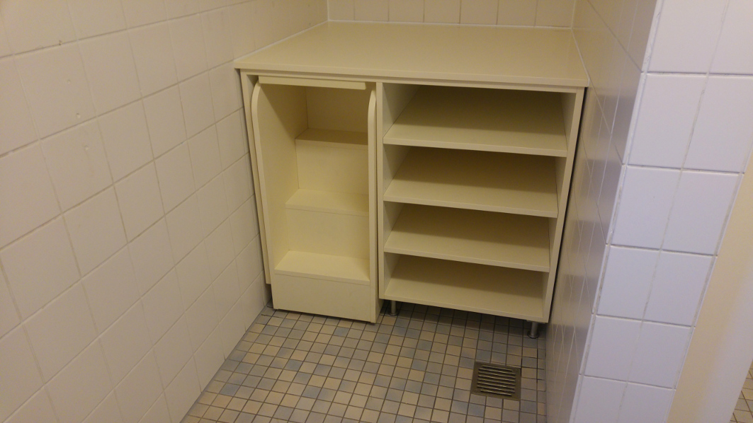 Wickeltische mit Ausziehbarer Treppe für Kindergärten Tischlerei Hög