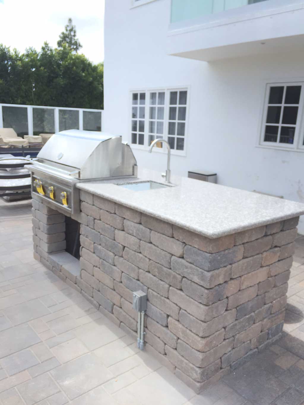 5 Reasons to Install Paver Outdoor Kitchen