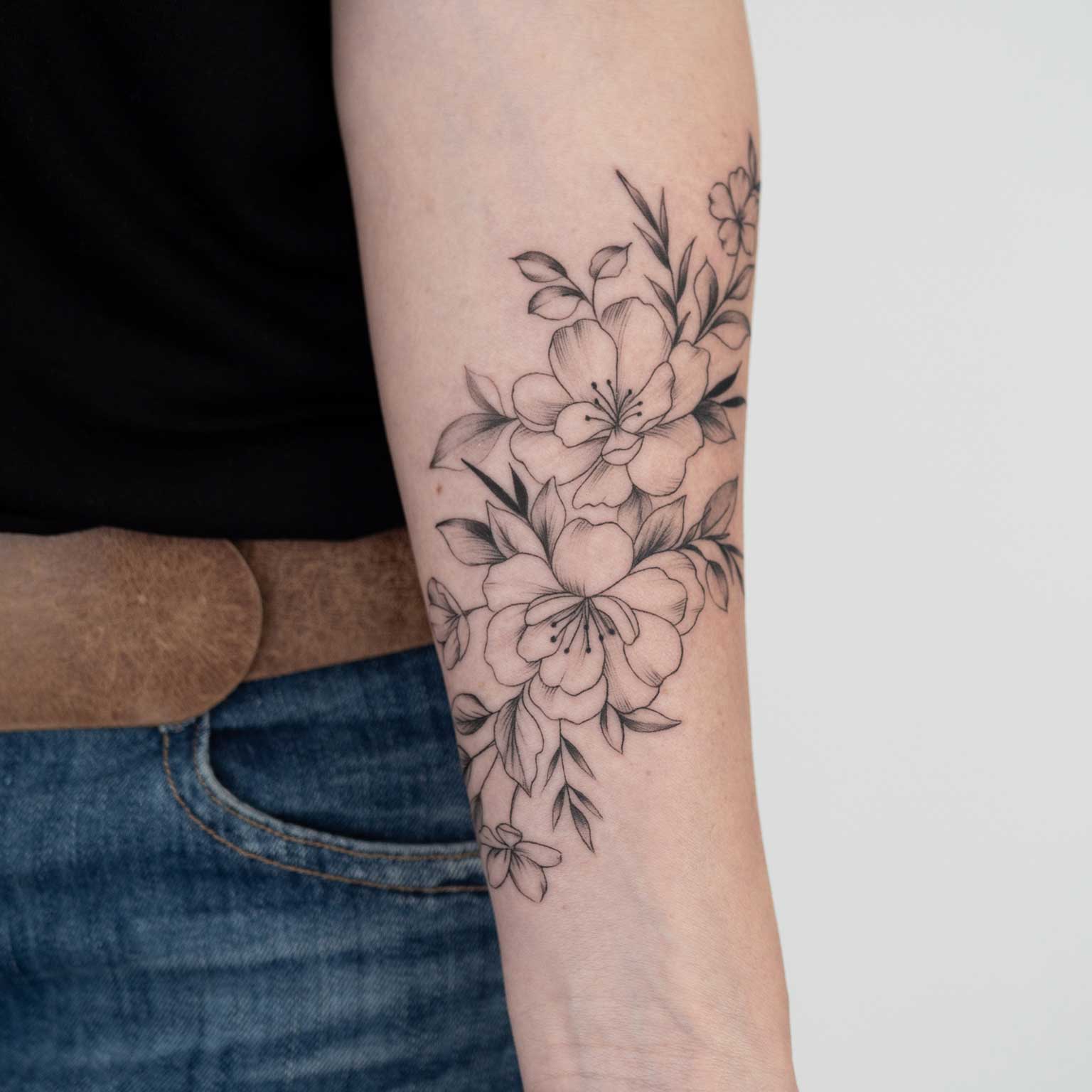 Tatouage Ornement Floral Femme Accueil Tizia Tal