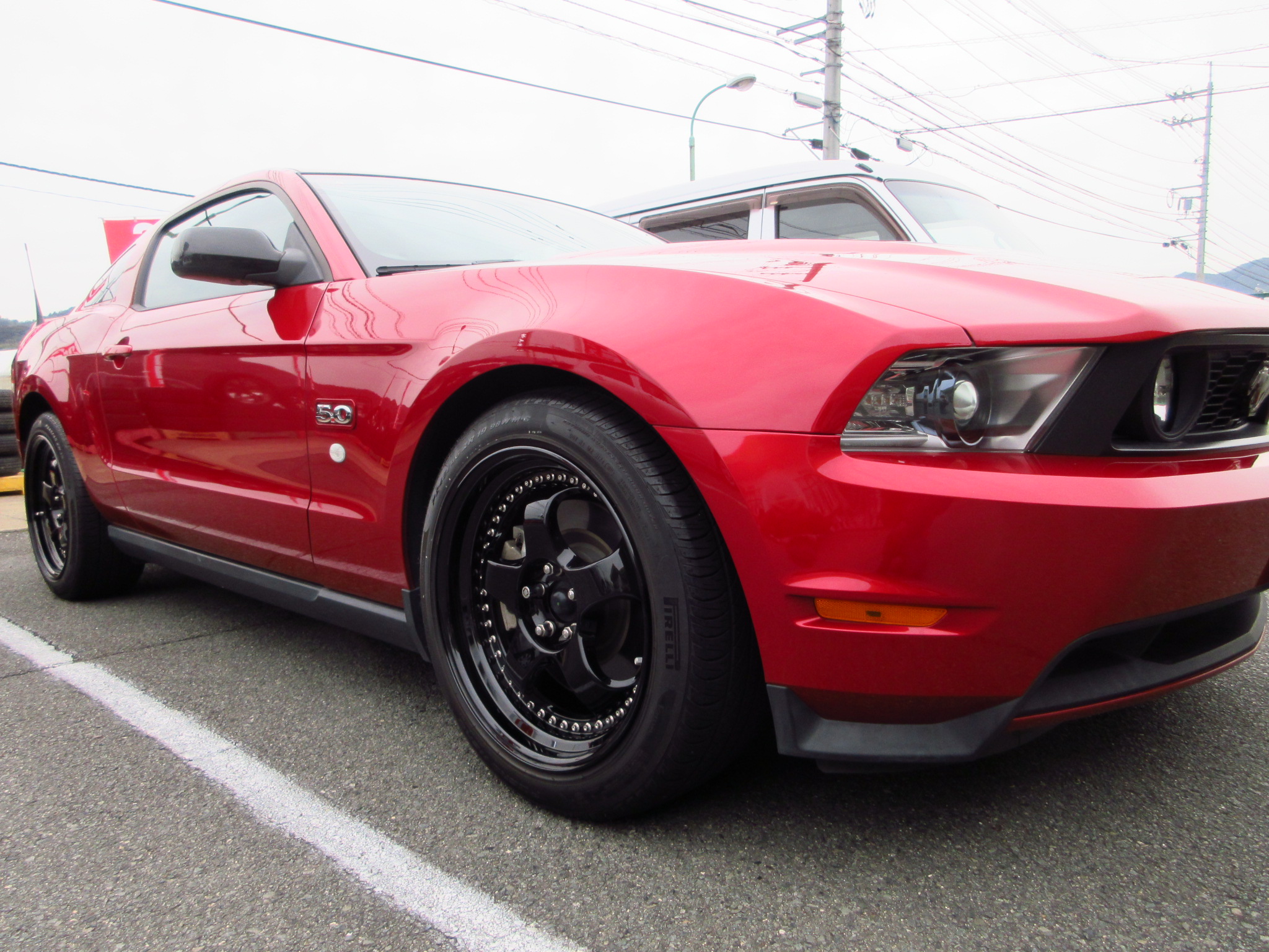 フォード マスタングにｗｏｒｋマイスター取り付けました 山口でタイヤのことならタイヤ館山口