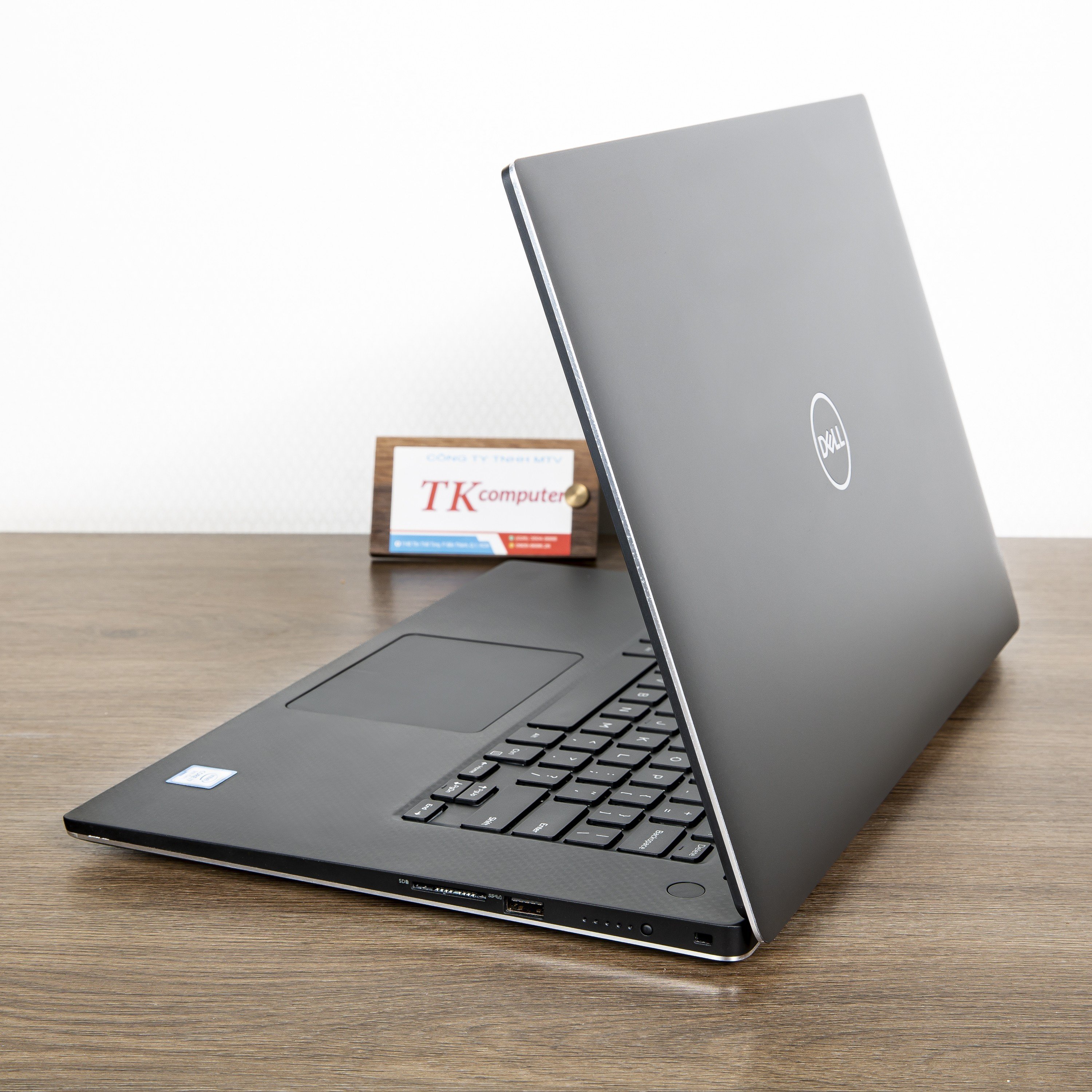 Laptop Dell Precision 5540 Máy tính xách tay chuyên đồ họa