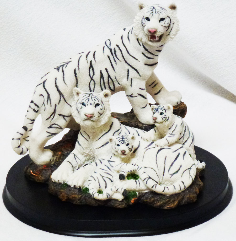 HOME White Tiger Family Statue Figurine H7.25"