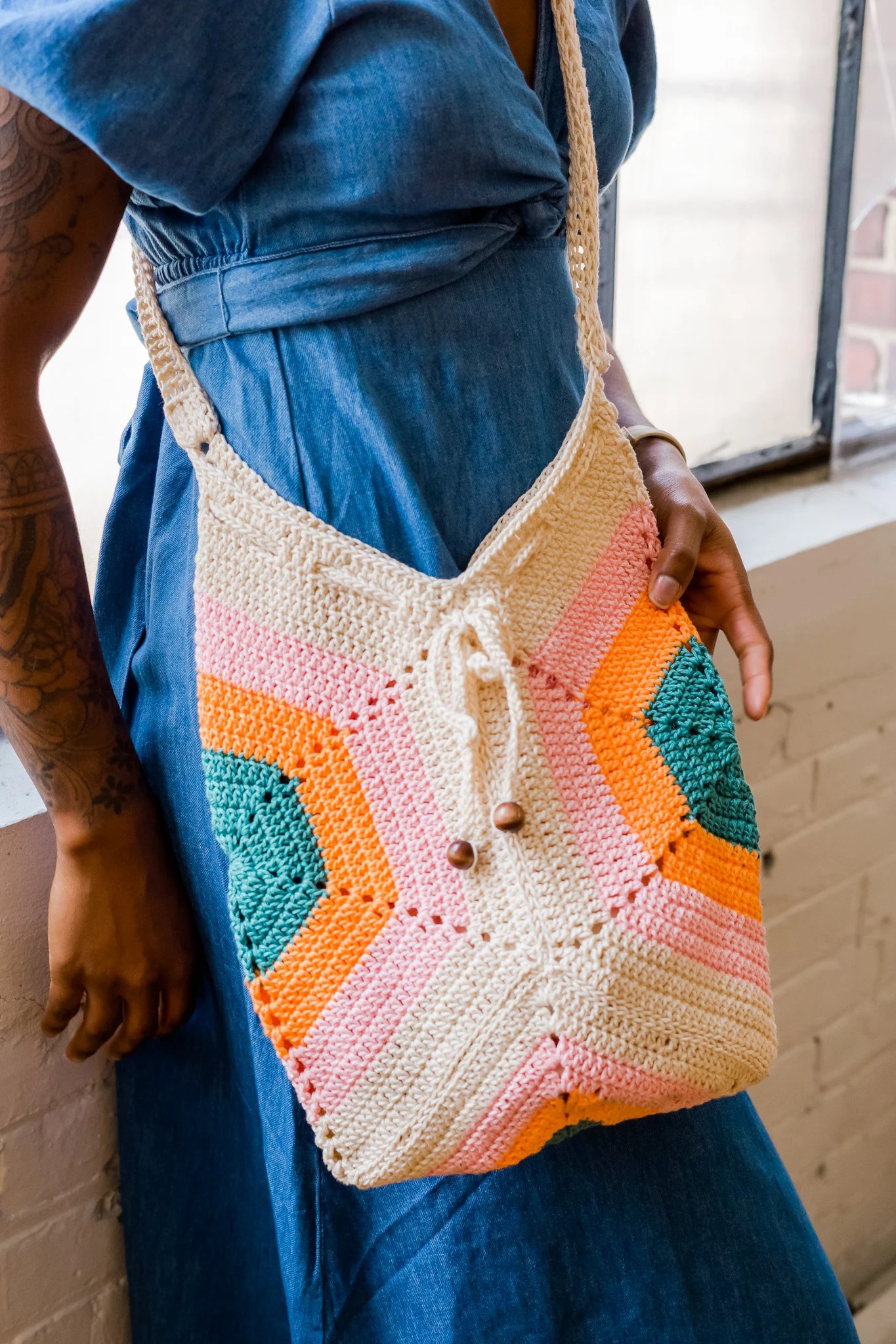 Tobago Bag, an easy crochet summer bag pattern made from hexagons TL