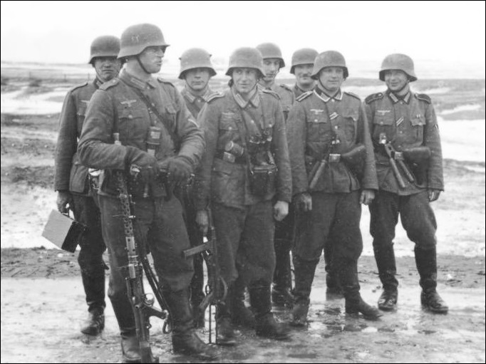 MOTORIZED INFANTRY DIVISIONS 194243