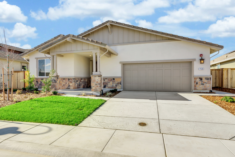 Home for Sale 1726 Lakeridge Lane Lot 568, Lincoln, CA 95648