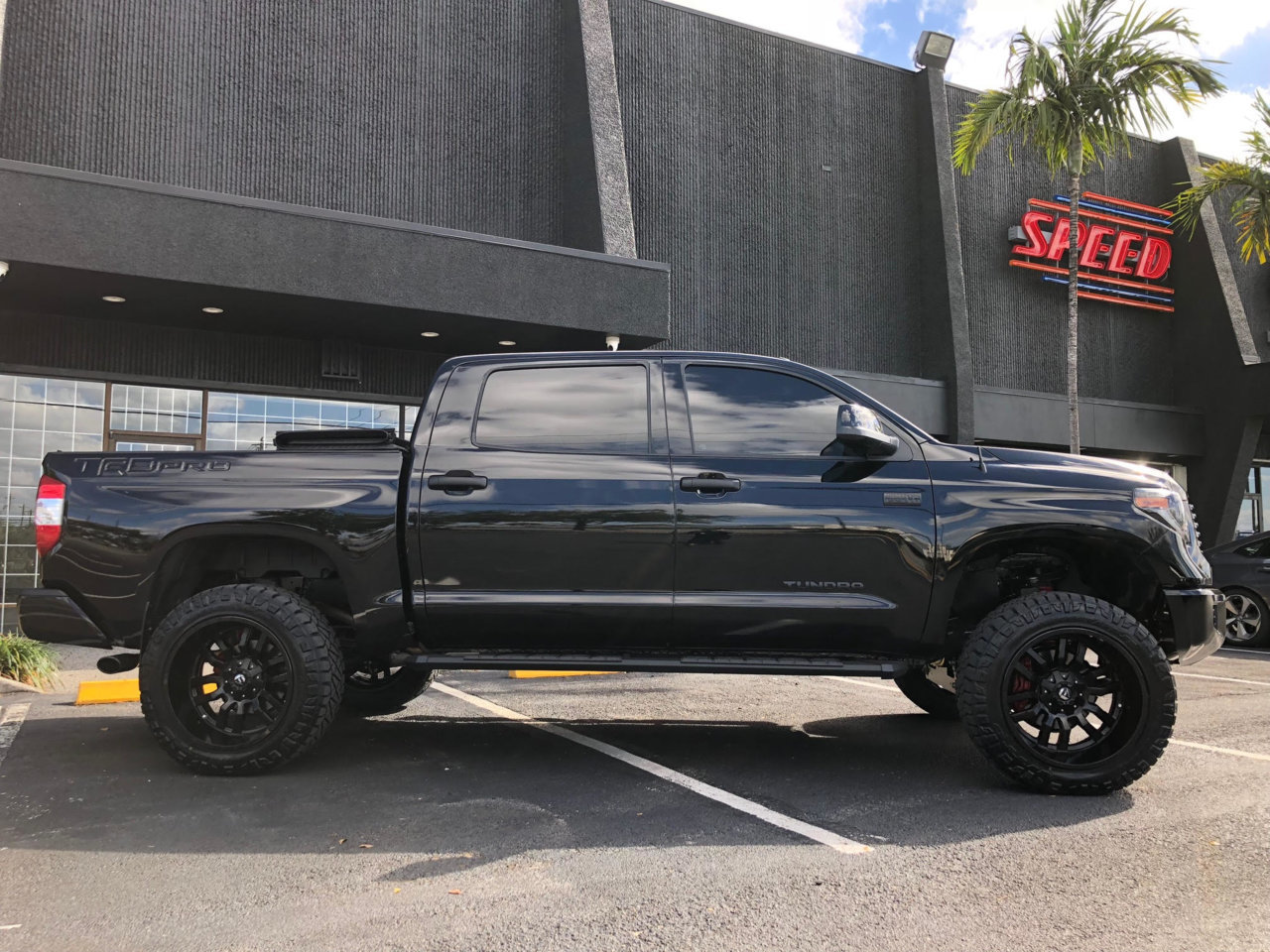 Pics of 6" lift with 35's? Page 2 Toyota Tundra Forum