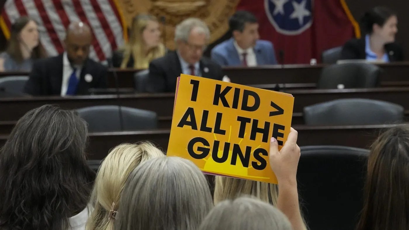 Chancery Court Judge Blocks Enforcement of TN House Rule Banning Signs