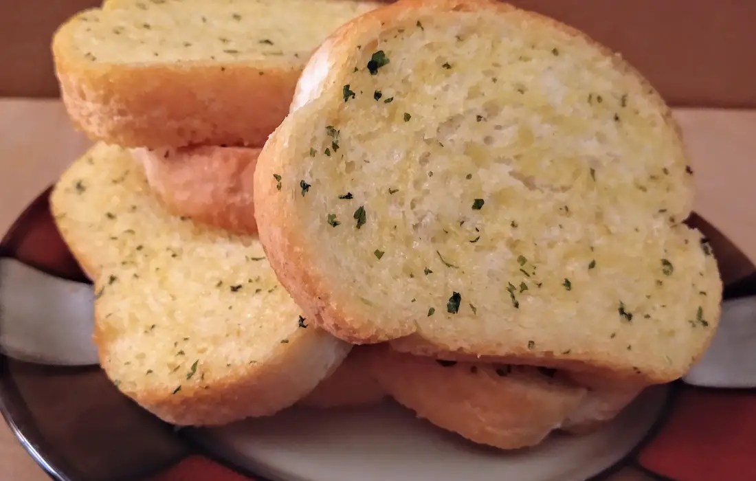 Can You Put Garlic Texas Toast in The Toaster