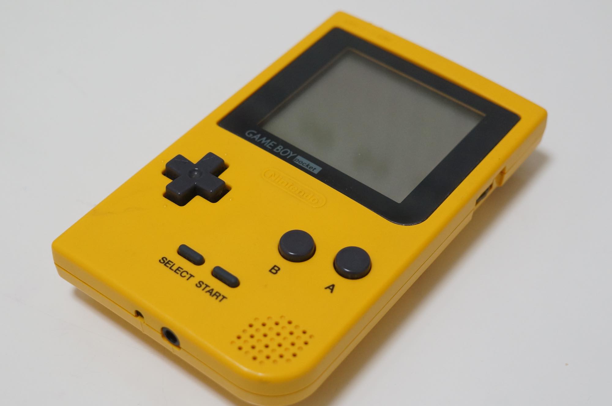 久しぶりにゲームボーイポケットを引っ張りだして遊んでみた。当時生活の中心だったゲームボーイ