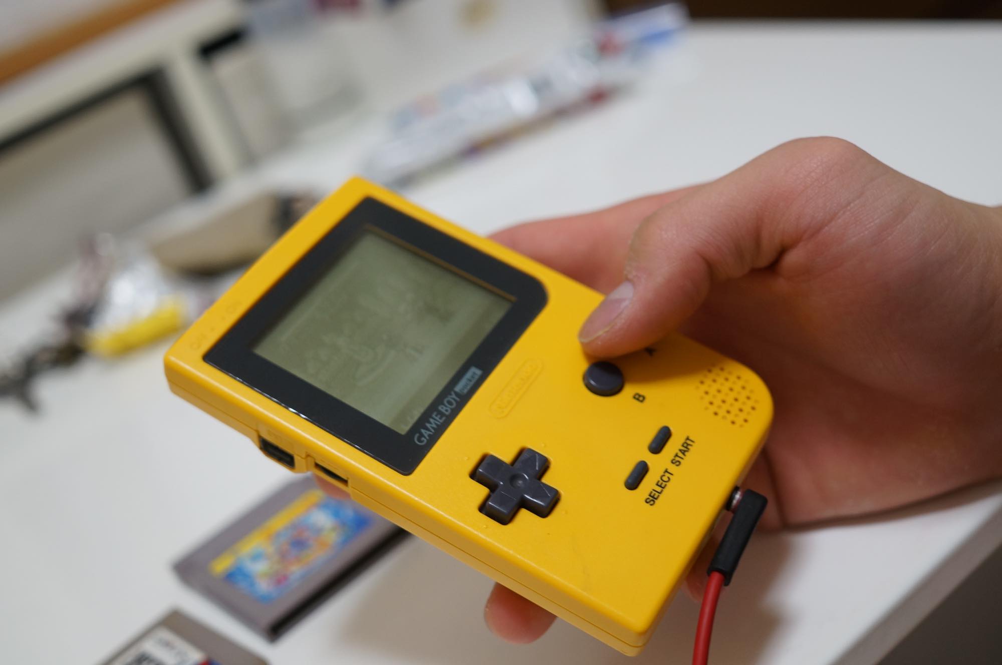 久しぶりにゲームボーイポケットを引っ張りだして遊んでみた。当時生活の中心だったゲームボーイ