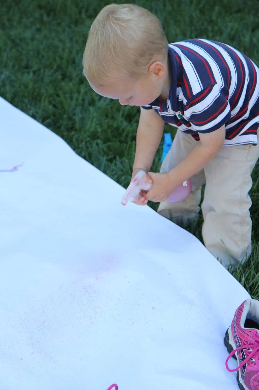 Spray Art for Toddlers Toddler Approved