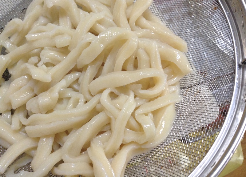 【自作ソフト麺の作り方】ソフト麺を作ったら美味しいうどんになった ｜ トドログ