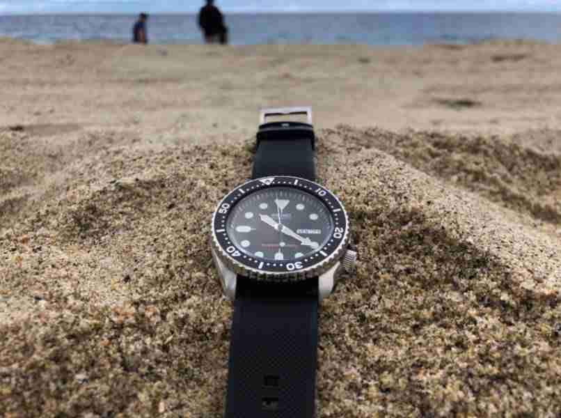 How to clean silicone watch band, barton watch bands, white silicone