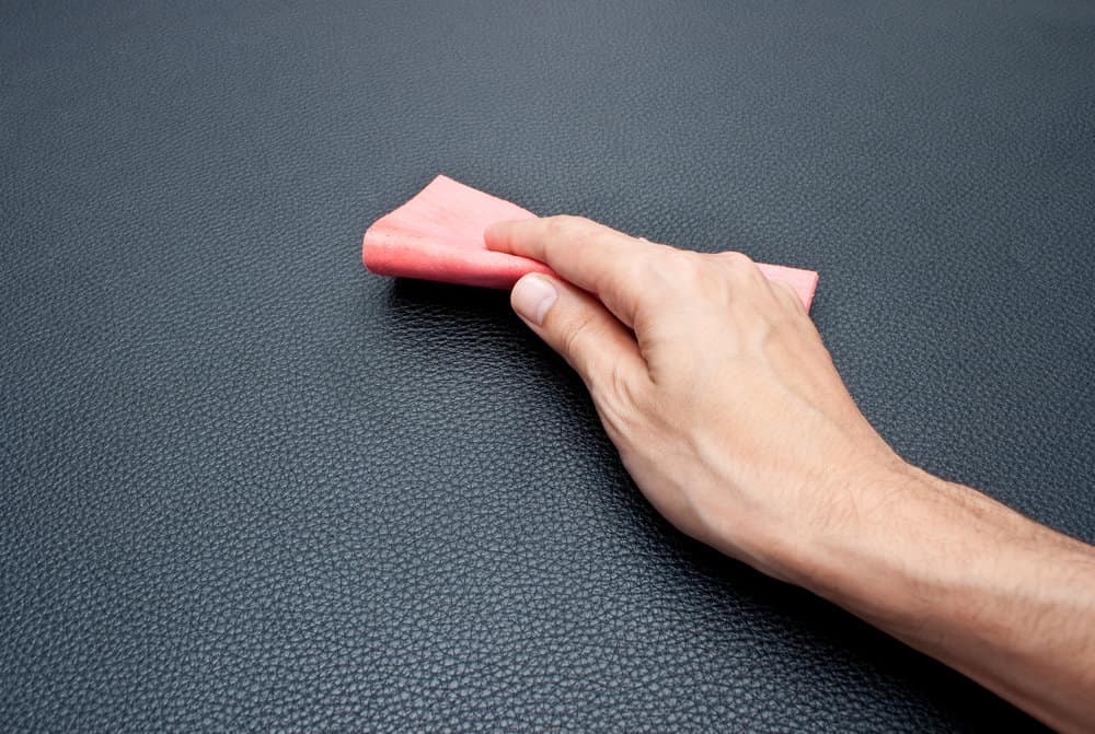 How To Properly Clean Leather Office Chairs? 3 Correct Ways You Should Know To Ergonomics