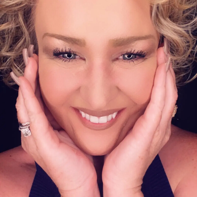 Colette Reynolds original sound r_chic TikTok stats TokChart