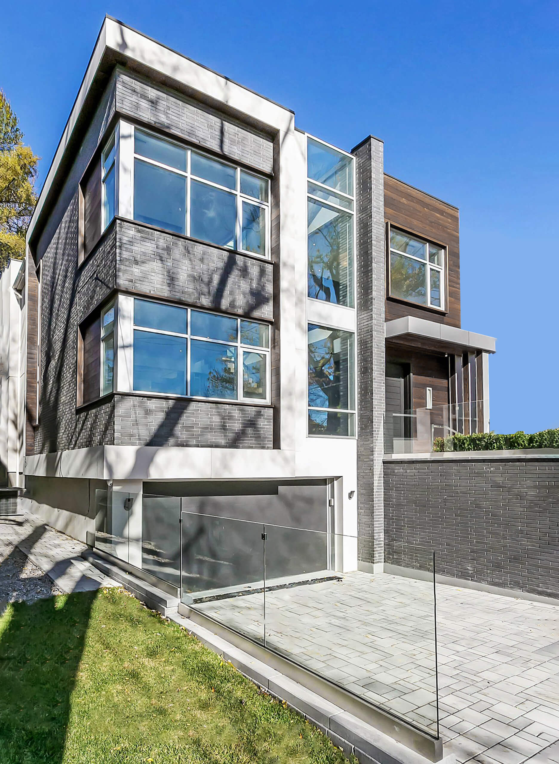 Douglas Avenue Tomas Pearce