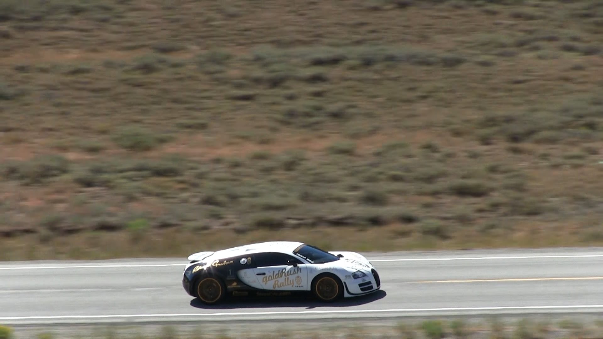 Bugatti Veyron Super Sport hits 246.4 MPH!! Tom Eighty