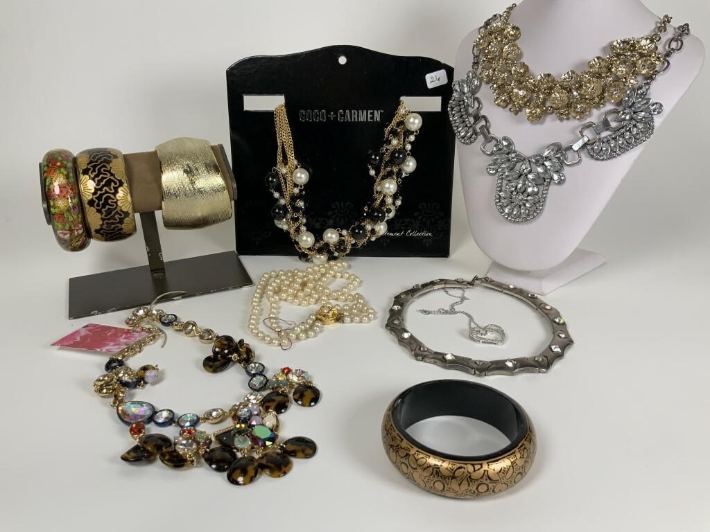 Sell Antique Jewelry at an Auction in Pennsylvania