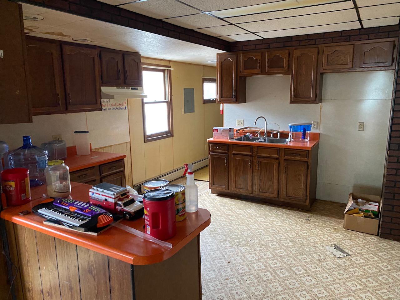 SOLD! Tamaqua Commercial Property! Bar, Apartments, Garages Tom Hall Auctions, Inc.