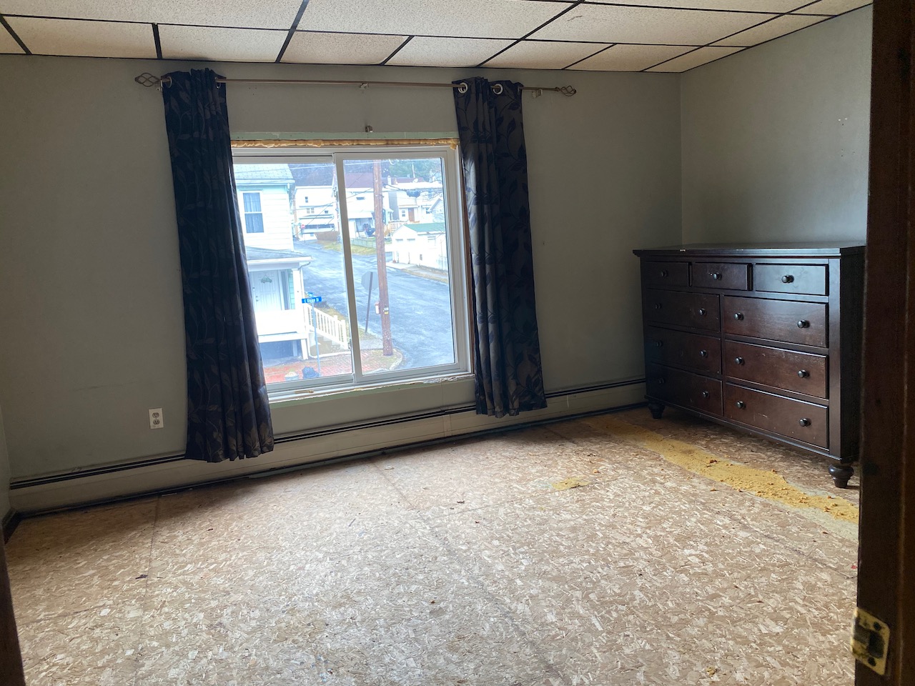 SOLD! Tamaqua Commercial Property! Bar, Apartments, Garages Tom Hall Auctions, Inc.