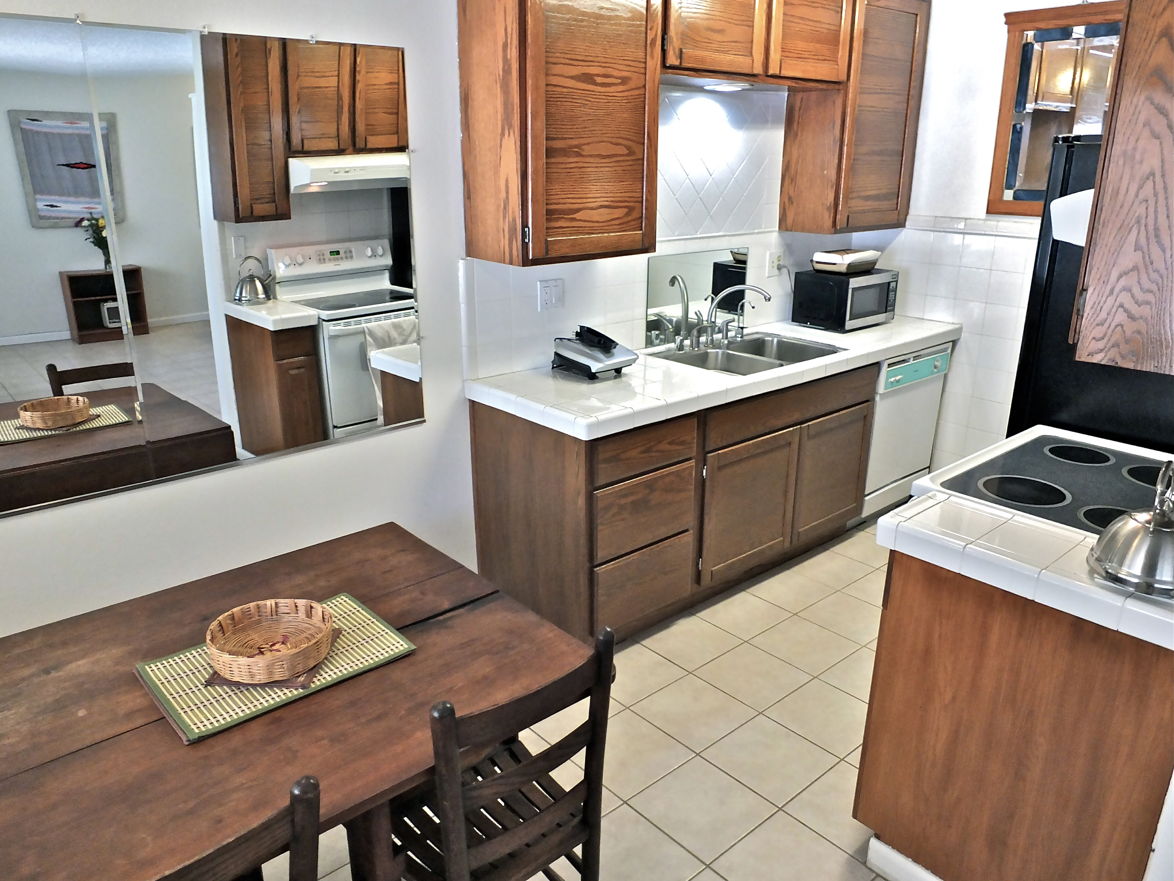 3500 Elm Ave. Bixby Knolls, CA 90807 Tom Hoehn Real Estate