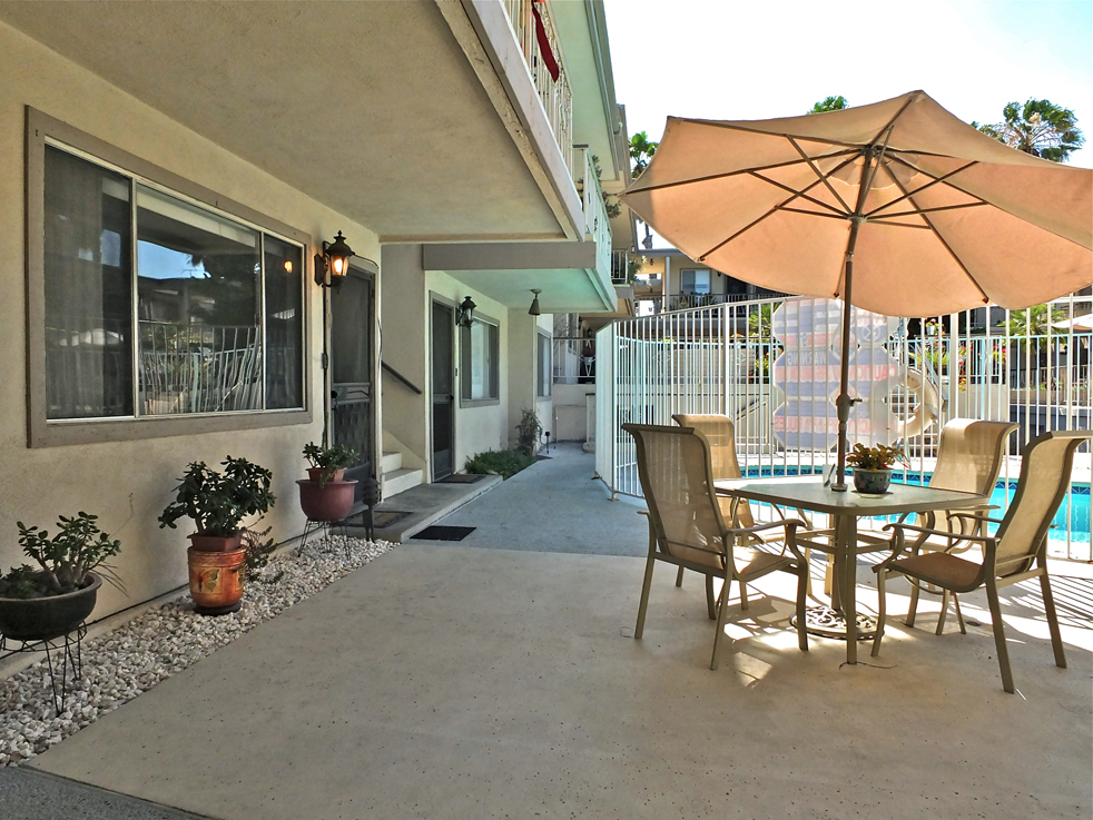 3500 Elm Ave. Bixby Knolls, CA 90807 Tom Hoehn Real Estate