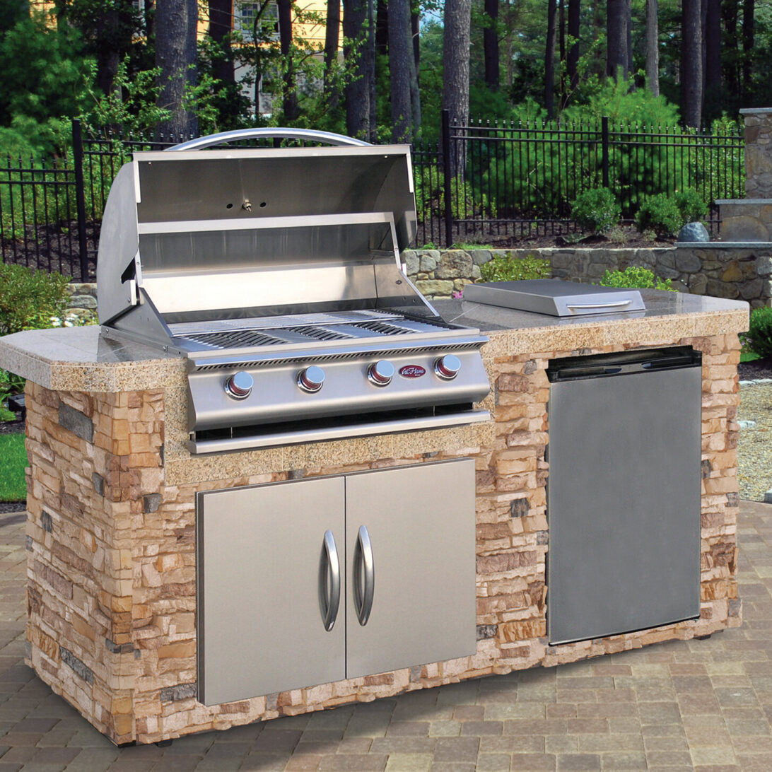 Create Your Dream Outdoor Kitchen in Time for Summer