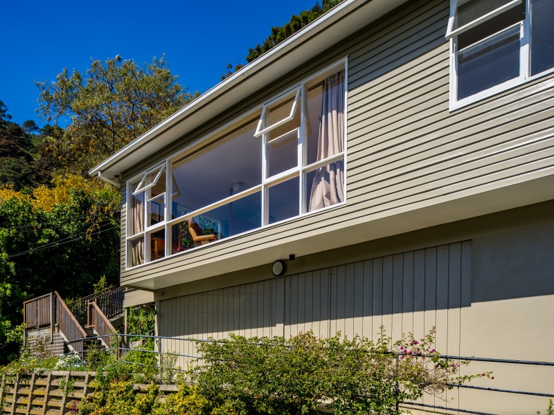 69 Walter Road, Lowry Bay, Eastbourne Lower Hutt City Tommy's Real Estate