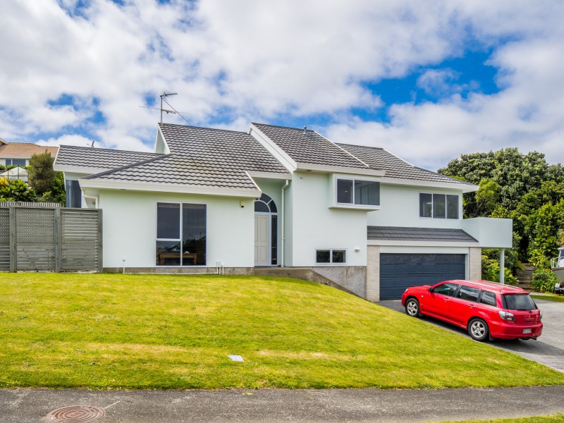 2 St Ives Drive, Camborne Porirua City 5026 Tommy's Real Estate