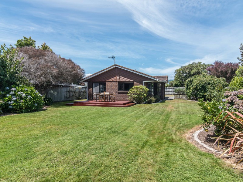 17 Cedar Drive, Paraparaumu Beach Kapiti Coast 5032 Tommy's Real Estate
