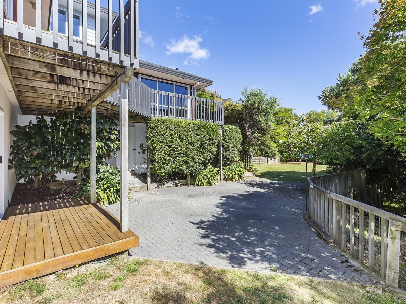 9 Samwell Drive, Whitby Porirua City 5024 Tommy's Real Estate