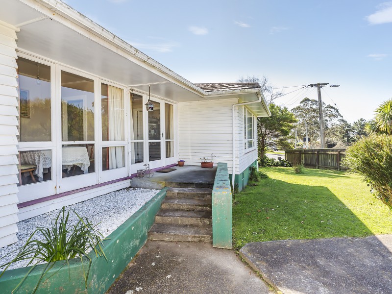 15 Main Road, Tawa Wellington 5028 Tommy's Real Estate
