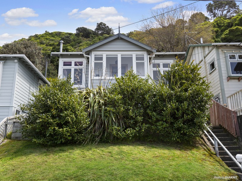 174 Sutherland Road, Lyall Bay Wellington 6022 Tommy's Real Estate
